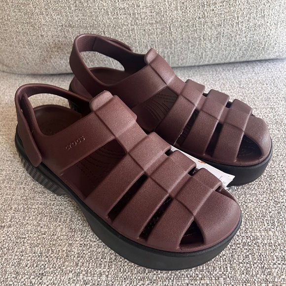 CROCS Stomp Fisherman Sandal Platform in Mocha Unisex Size Women's 10 / Men's 8 - Picture 4 of 13